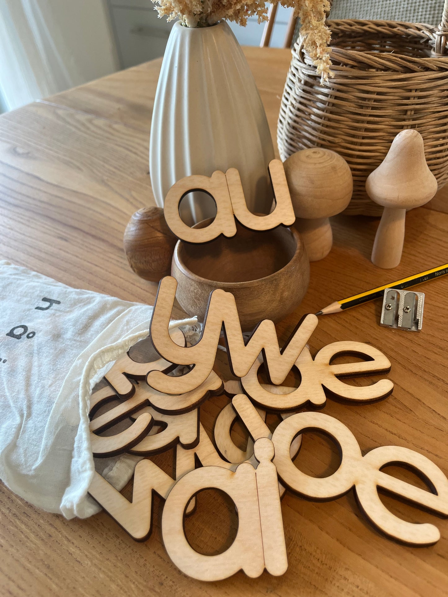 graffemau pren wooden graphemes