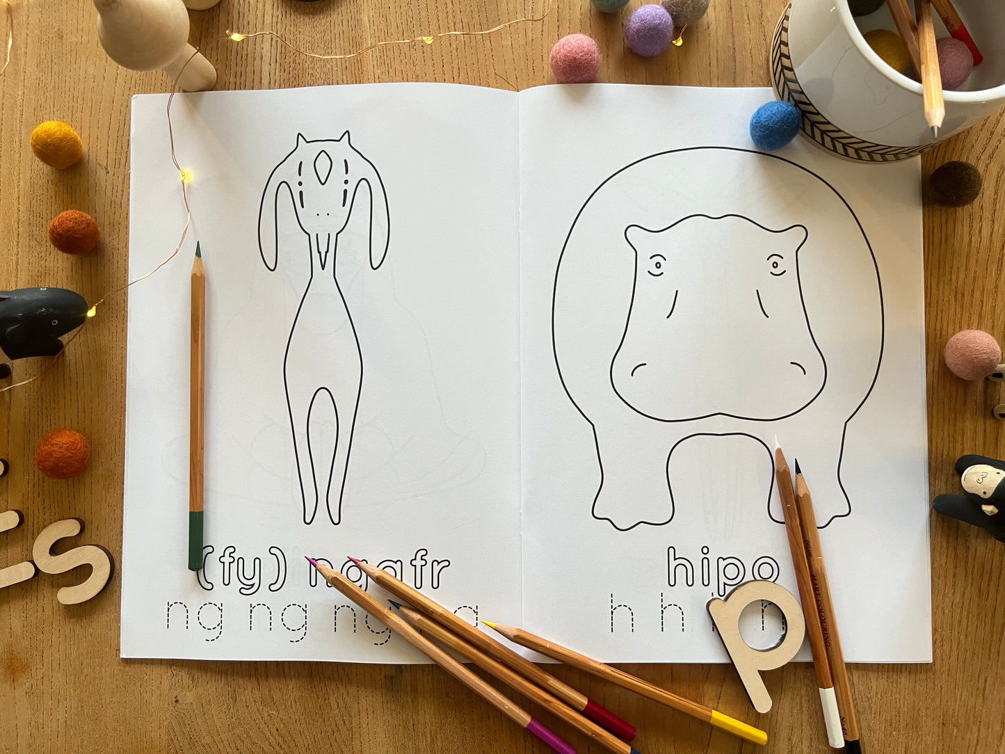 llyfr lliwio yr wyddor gymraeg welsh alphabet colouring book